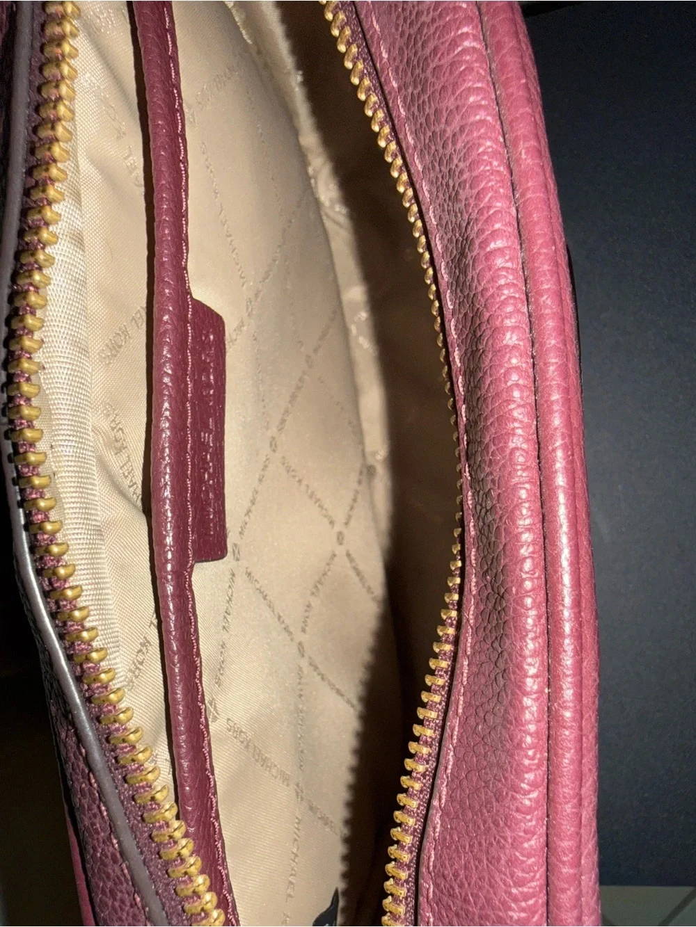 Michael Kors compact pebbled